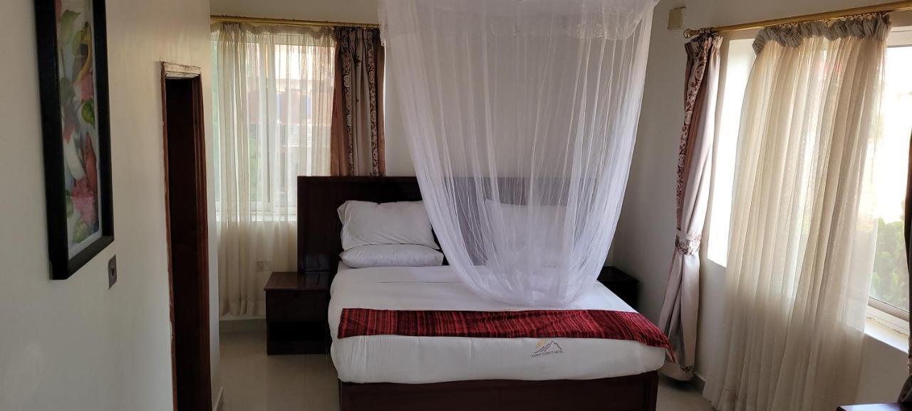 Glory Summit Hotel Hoima Exterior foto