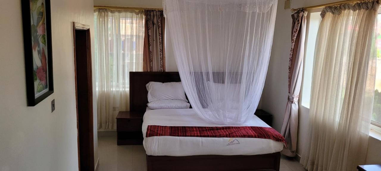 Glory Summit Hotel Hoima Exterior foto